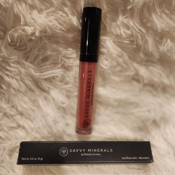 Savvy Minerals Abundant Lipgloss - Picture 3 of 5